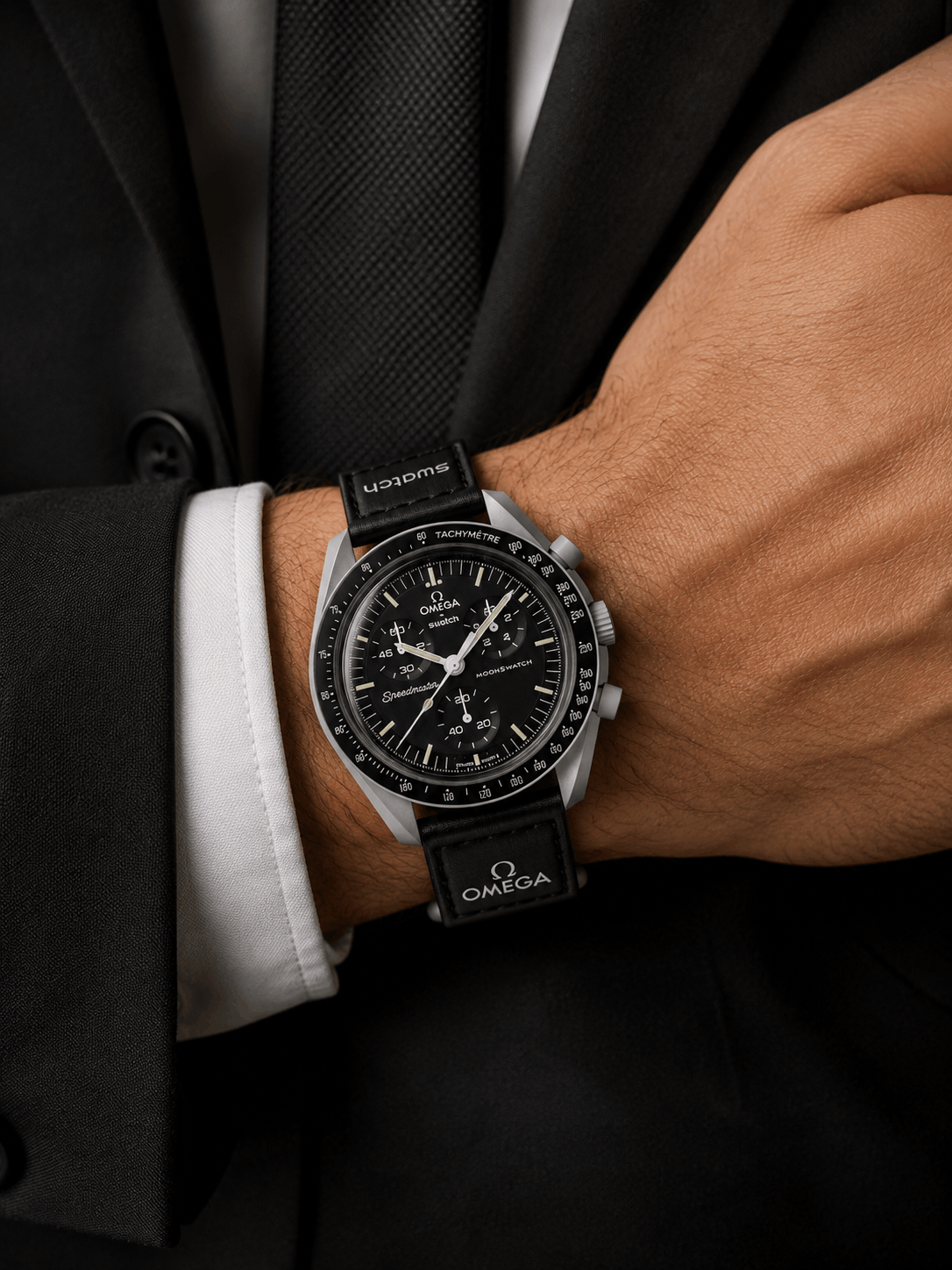 Swatch × Omega Mission to the Moon Обзор Swatch x Omega MoonSwatch Mission To The Moon SO33M100