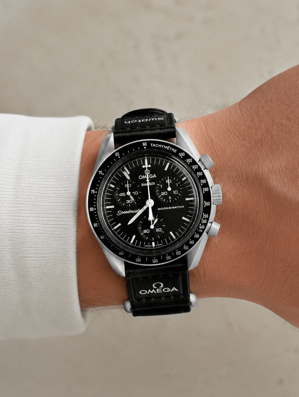 Обзор Swatch x Omega MoonSwatch Mission To The Moon SO33M100