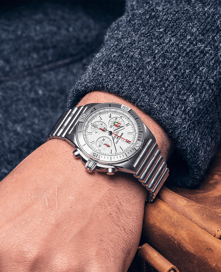 Часы Breitling Chronomat B01 42 Six Nations England AB0134A71A1A1 — артикул AB0134A71A1A1