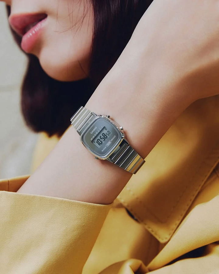 Часы Casio Vintage LA670WES-7A — пластик, Япония