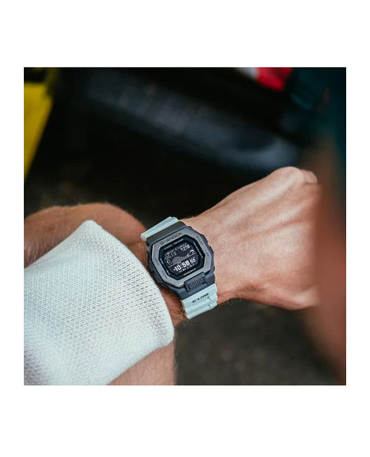 Часы Casio G-Shock GBX-100TT-8ER — электронные, пластик