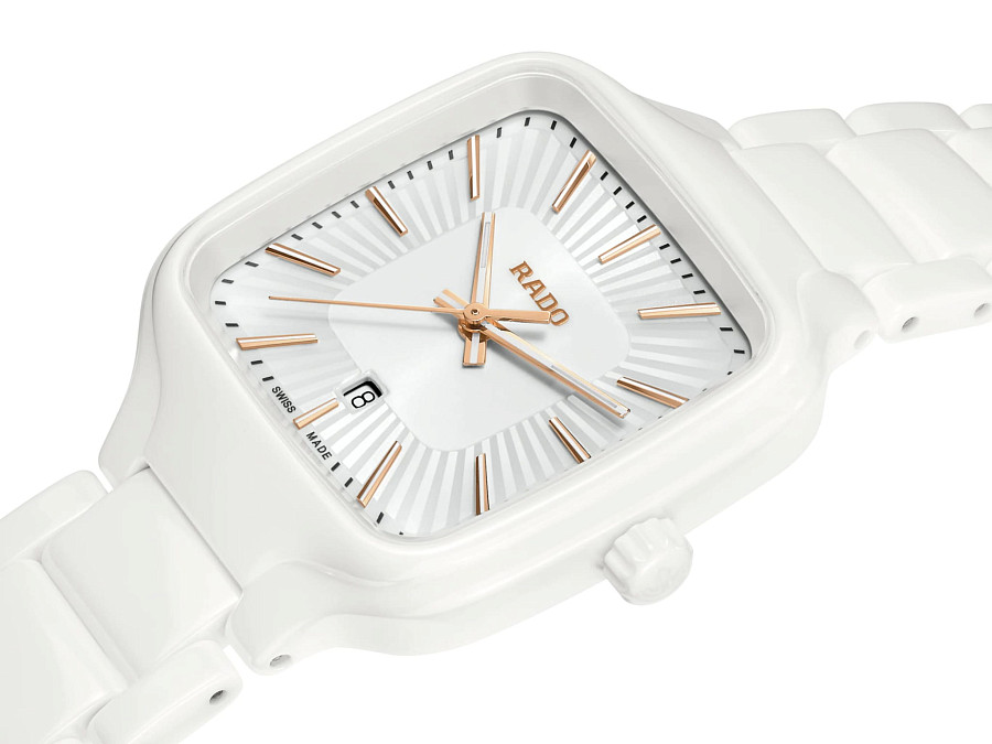 Часы Rado True Square R27072012 — женские, высокотехнологичная керамика + титан