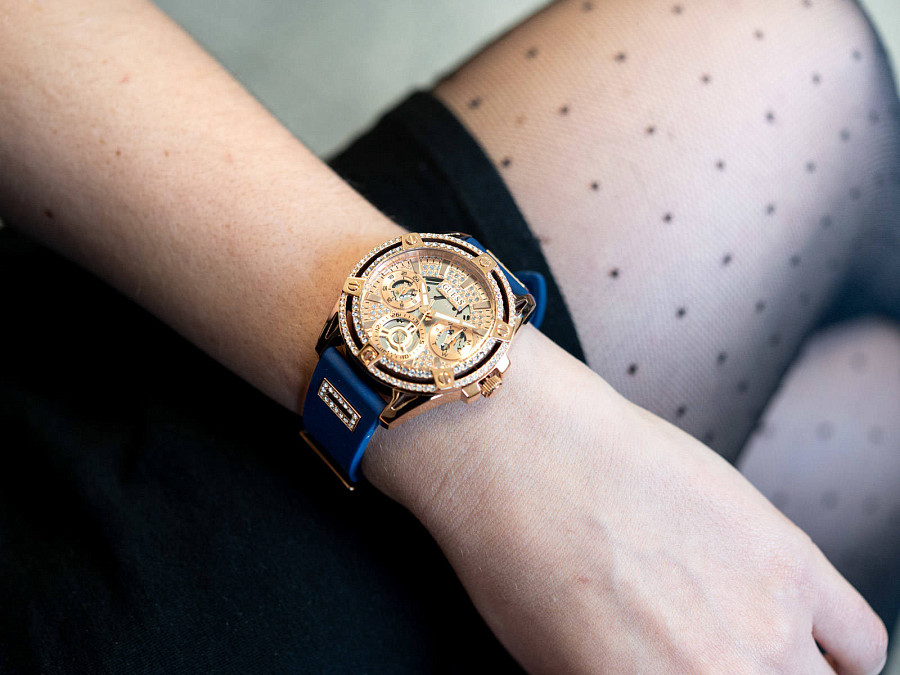 Часы Guess Queen GW0536L5 — женские, силикон