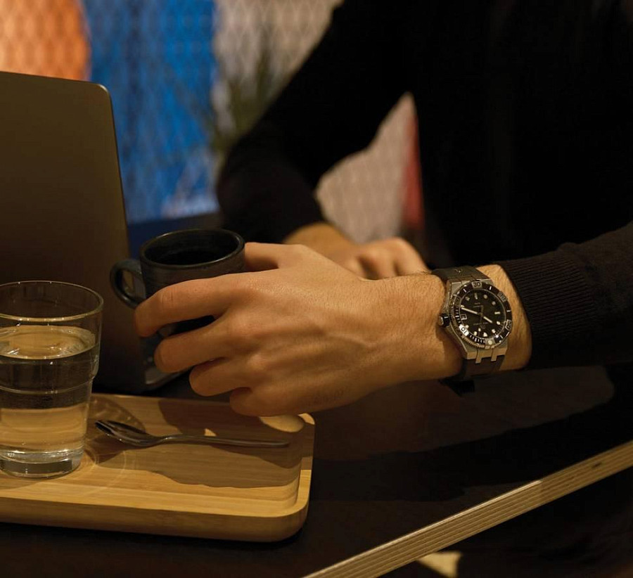 Часы Maurice Lacroix Aikon Venturer AI6057-SSL20-330-2 — каучук, женские