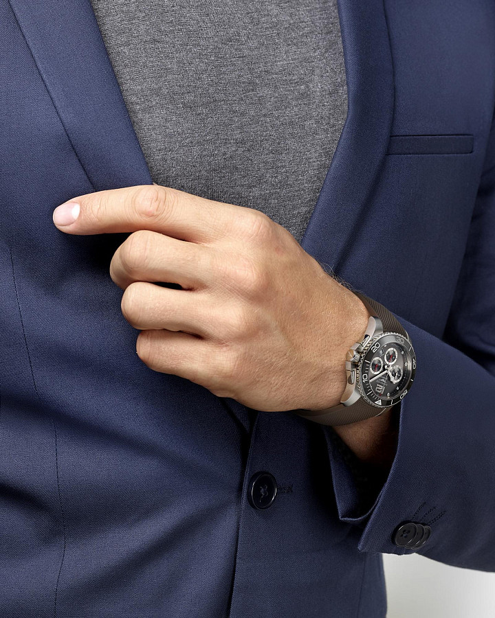Часы Longines HydroConquest L3.883.4.76.9 — серый, металл сталь керамика