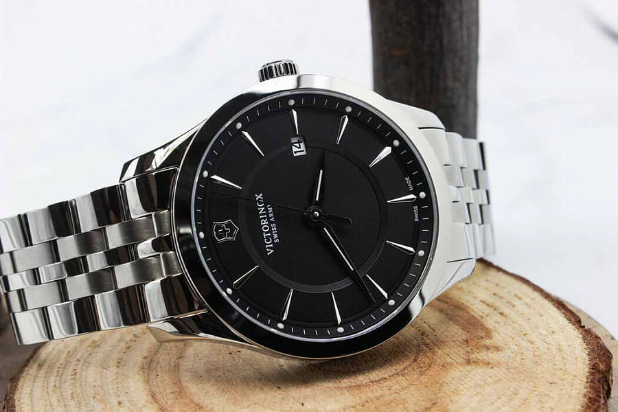 Часы Victorinox 241801.1 — нержавеющая сталь, мужские