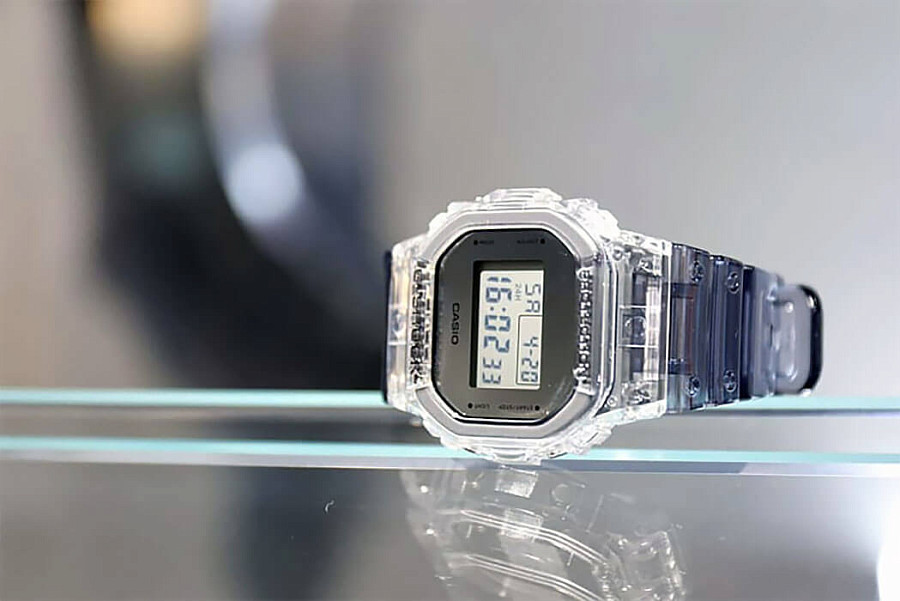 Часы Casio G-Shock DW-5600SK-1 — пластик, пластик