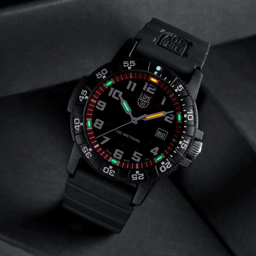 Часы Luminox Leatherback Sea Turtle XS.0335 — черный, пластик карбон