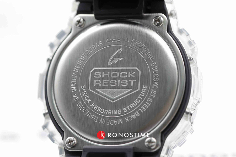 Часы Casio G-Shock DW-5600SKC-1E — мужские, черный