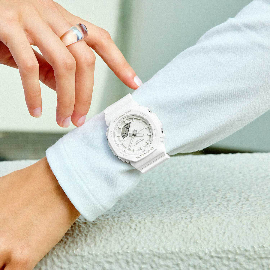 Часы Casio G-Shock GMA-P2100-7A — электронные, пластик