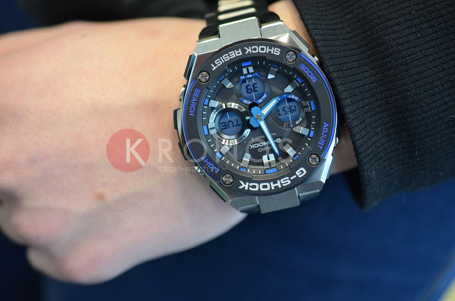 Часы Casio G-Shock GST-W100D-1A2 — мужские, нержавеющая сталь