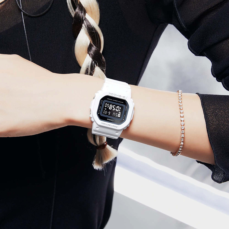 Часы Casio G-Shock GMD-S5600-7DR (GMD-S5600-7) — электронные, пластик