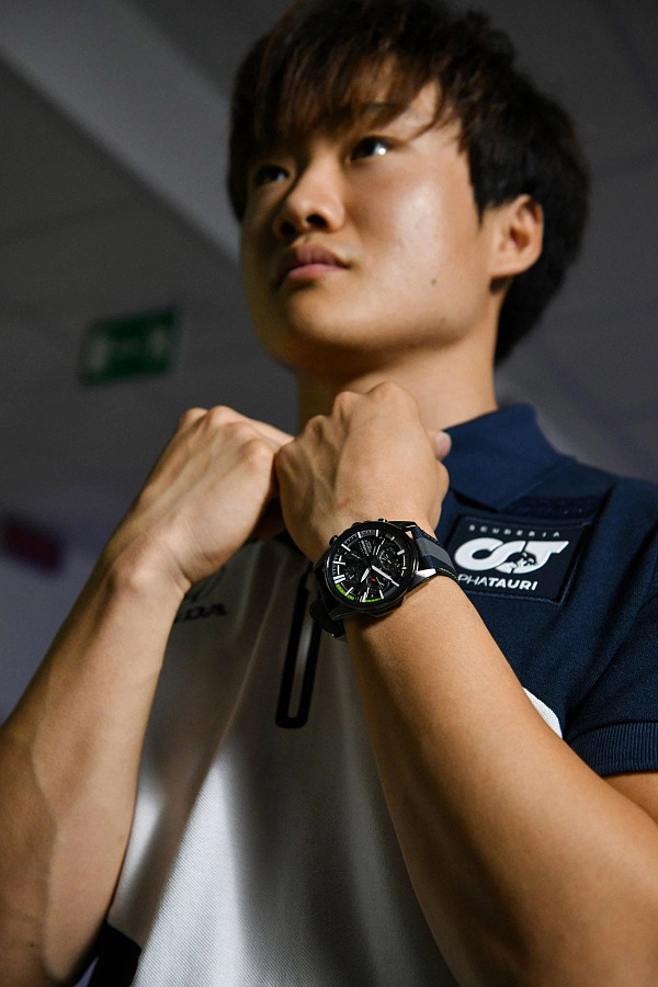 Часы Casio Edifice Scuderia Alpha Tauri Limited Edition EQB-1200AT-1A — Япония, кварцевые