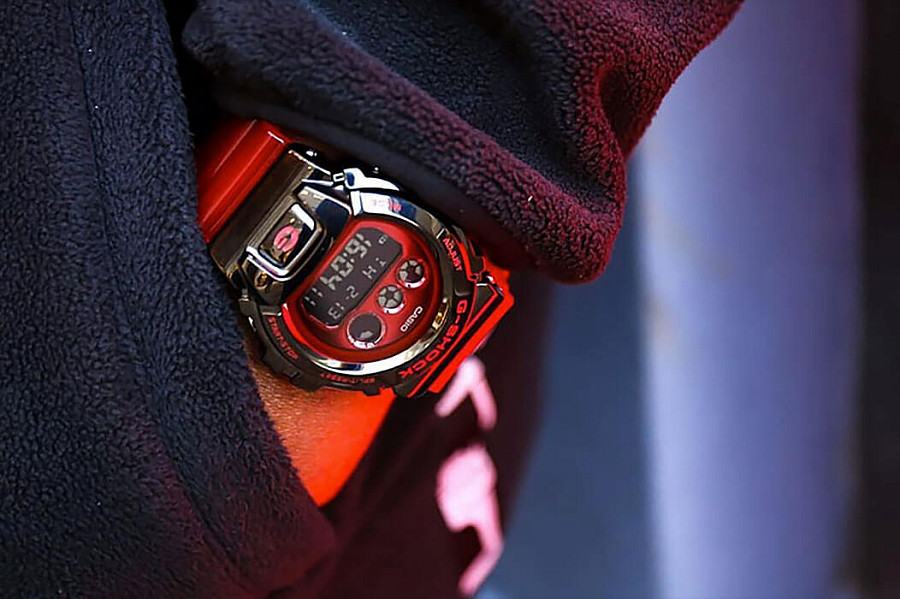 Часы Casio G-Shock GM-6900B-4ER — пластик металл сталь, Япония