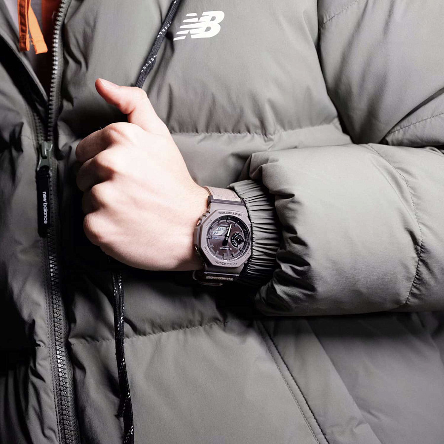Часы Casio G-Shock GA-B2100CT-5ADR (GA-B2100CT-5A) — электронные, карбон пластик