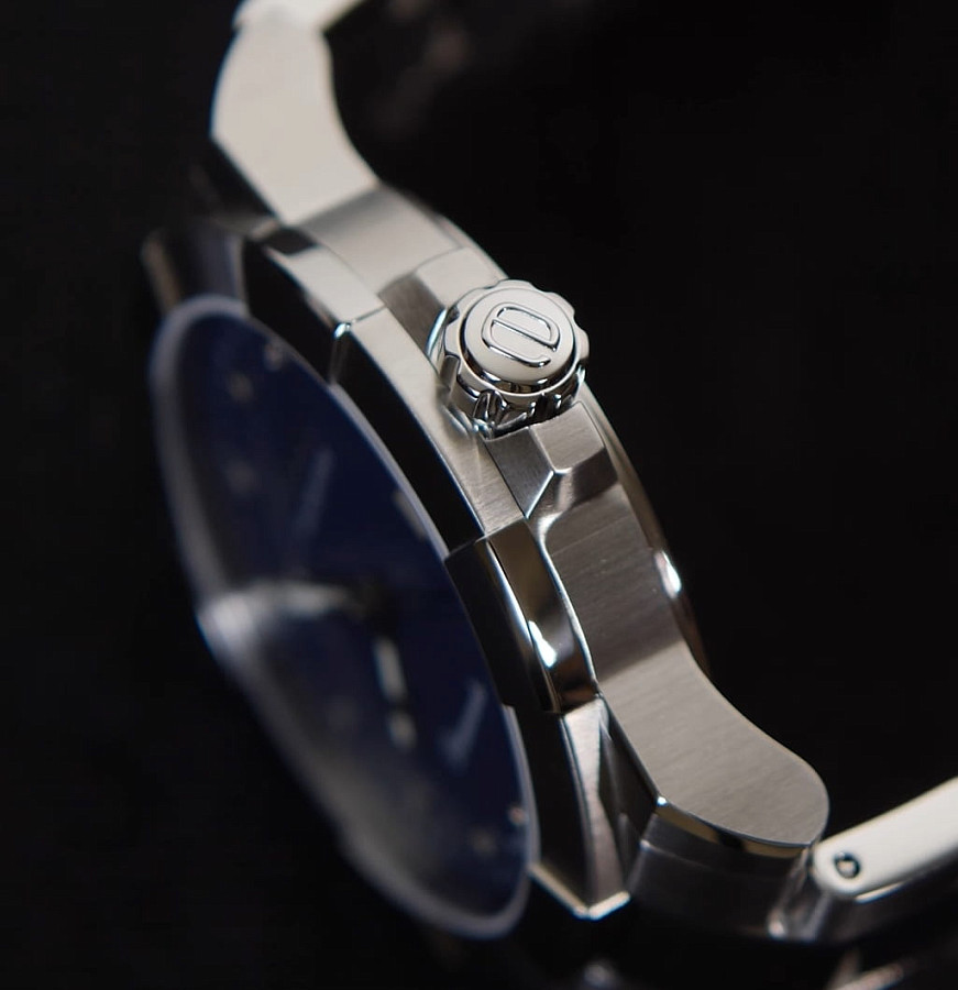 Часы Epos Quartz Diamonds 8001.700.20.86.30 — женские, серебристый