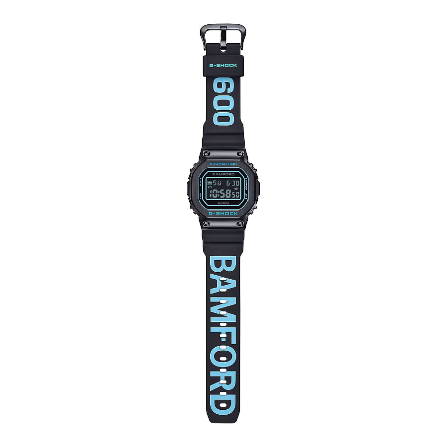 Часы Casio G-Shock GM-5600BWD-1 — сталь пластик, Япония