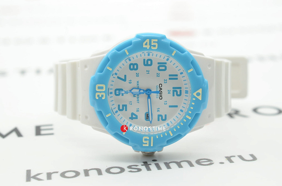 Часы Casio Collection LRW-200H-2BVDF (LRW-200H-2B) — пластик, Япония