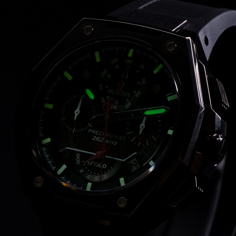 Часы Bulova Precisionist 98B358 — мужские, силикон