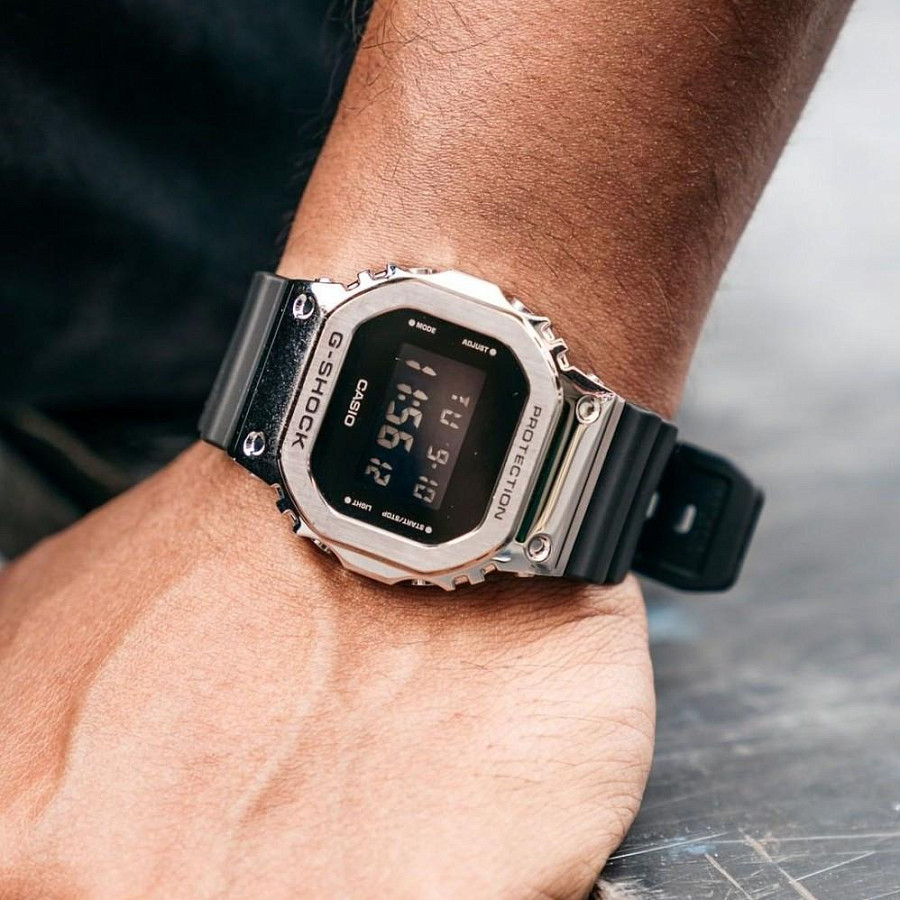 Часы Casio G-Shock GM-S5600-1DR (GM-S5600-1) — сталь металл пластик, Япония