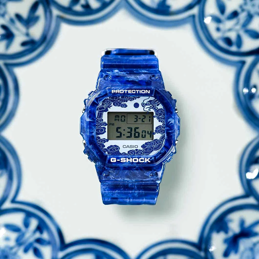 Часы Casio G-Shock DW-5600BWP-2 — мужские, пластик