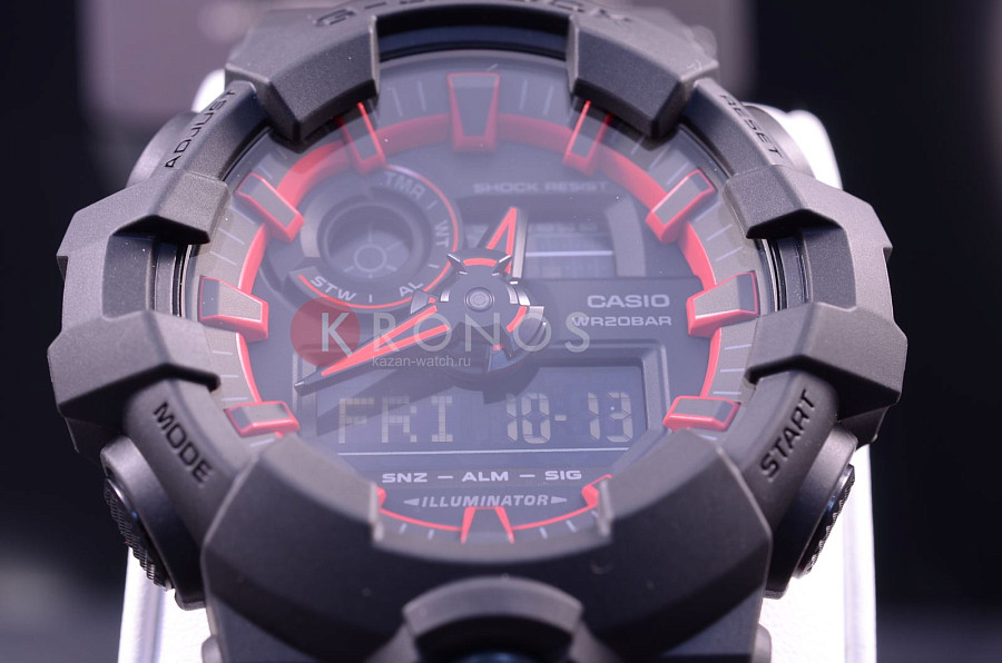 Часы Casio G-Shock GA-700SE-1A4 — пластик, Япония