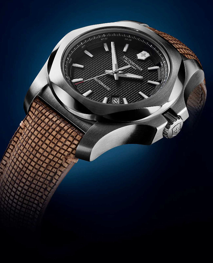 Часы Victorinox I.N.O.X. 241836 — механические, сталь металл