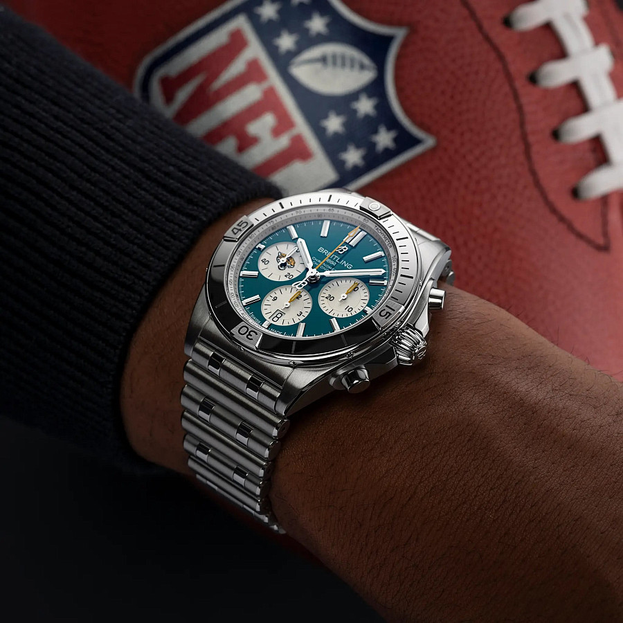 Часы Breitling Chronomat B01 42 NFL NFL Jacksonville Jaguars Edition AB01342B1L3A1 — нержавеющая сталь, мужские