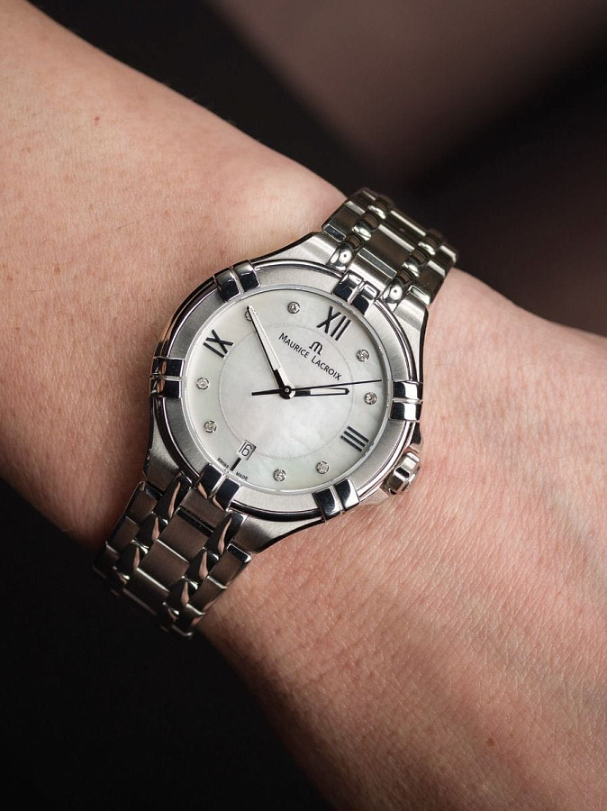 Часы Maurice Lacroix Aikon Date AI1006-SS002-170-1 — кварцевые, сталь металл