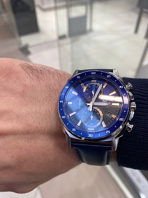 Фото покупателя: Японские наручные часы Casio Edifice EFV-600L-2A с хронографом