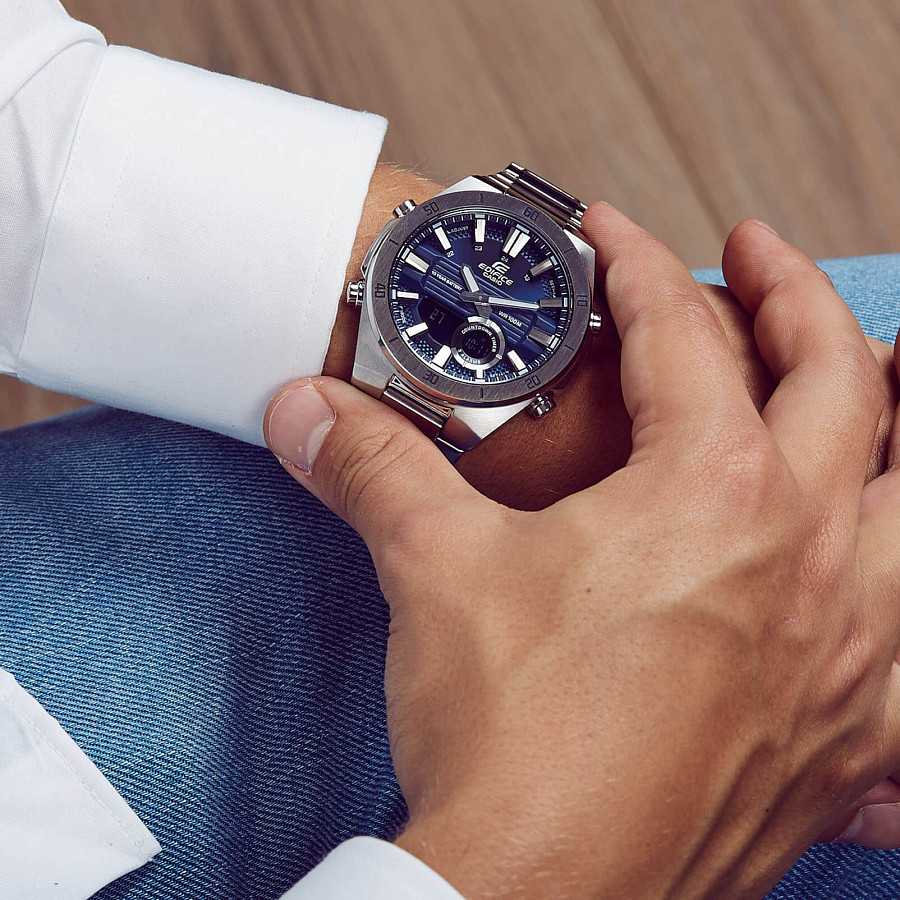 Часы Casio Edifice ERA-110D-2A — кварцевые, сталь металл