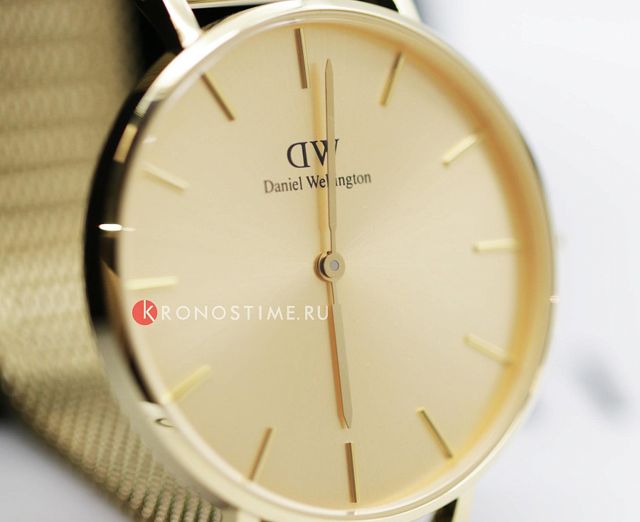 Часы Daniel Wellington Petite Unitone DW00100475 — артикул DW00100475
