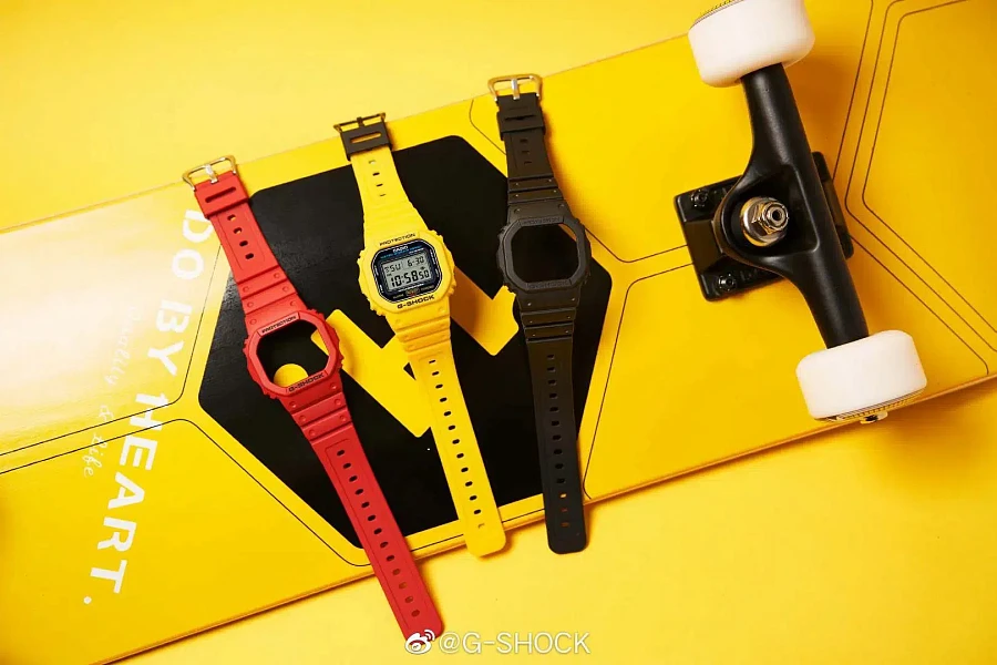 Часы Casio G-Shock DWE-5600R-9 — черный, электронные