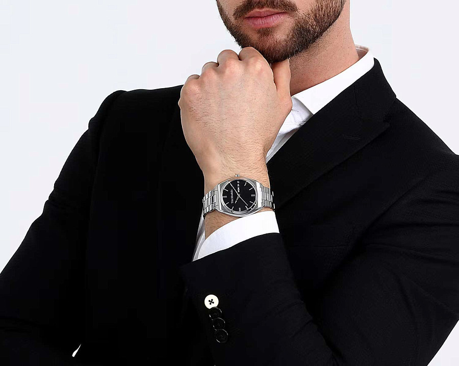 Часы Trussardi Metropolitan R2453159006 — кварцевые, сталь металл