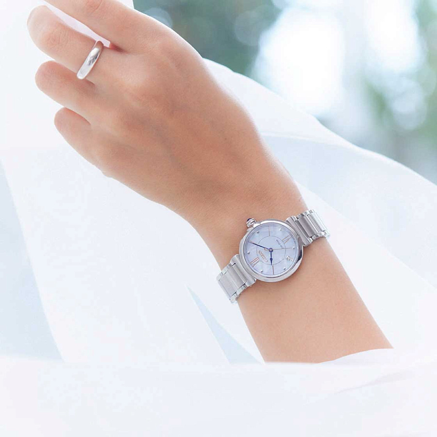 Часы Citizen Eco-Drive EM1070-83D — нержавеющая сталь, женские