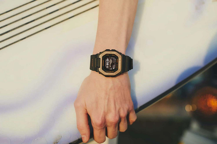 Часы Casio G-Shock GBX-100NS-4E — электронные, пластик сталь металл