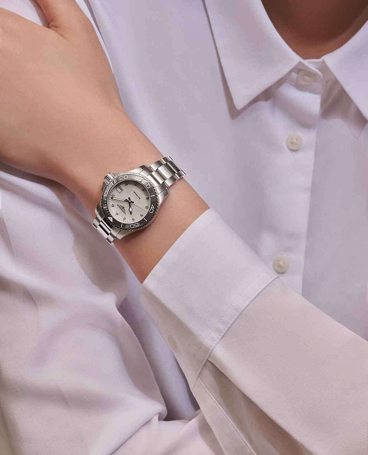 Часы Longines HydroConquest L3.370.4.87.6 — перламутровый, керамика сталь металл