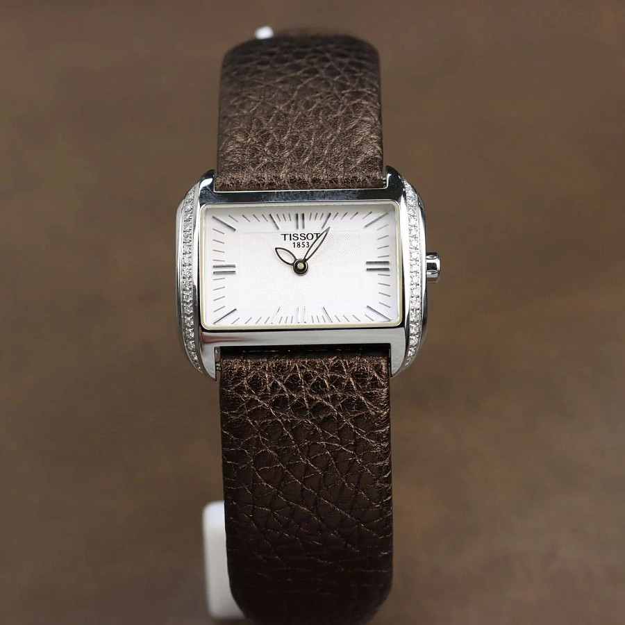 Часы Tissot Bella Ora T023.309.16.031.01 — женские, кожаный