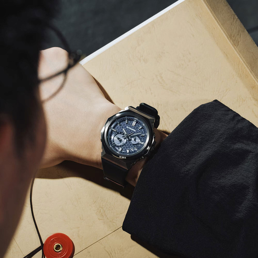 Часы Casio G-Shock GST-B1000-2A — Япония, кварцевые
