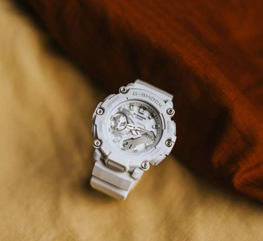 Часы Casio G-Shock GMA-S2200M-7A — женские, белый