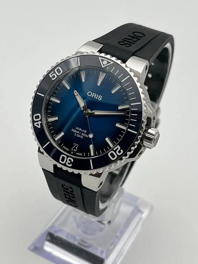 Часы Oris Aquis Date Calibre 400 01 400 7769 4135-07 4 22 74FC — сталь металл, Швейцария