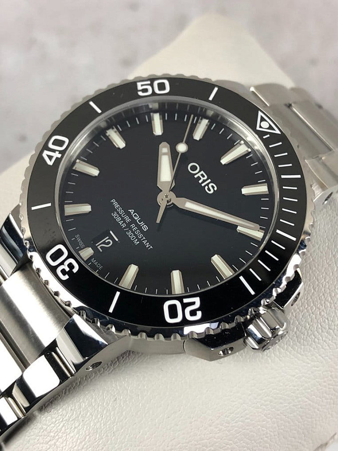 Часы Oris Aquis Date 01 733 7732 4134-07 8 21 05PEB — металл сталь, Швейцария