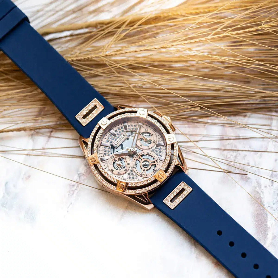 Часы Guess Queen GW0536L5 — США, кварцевые