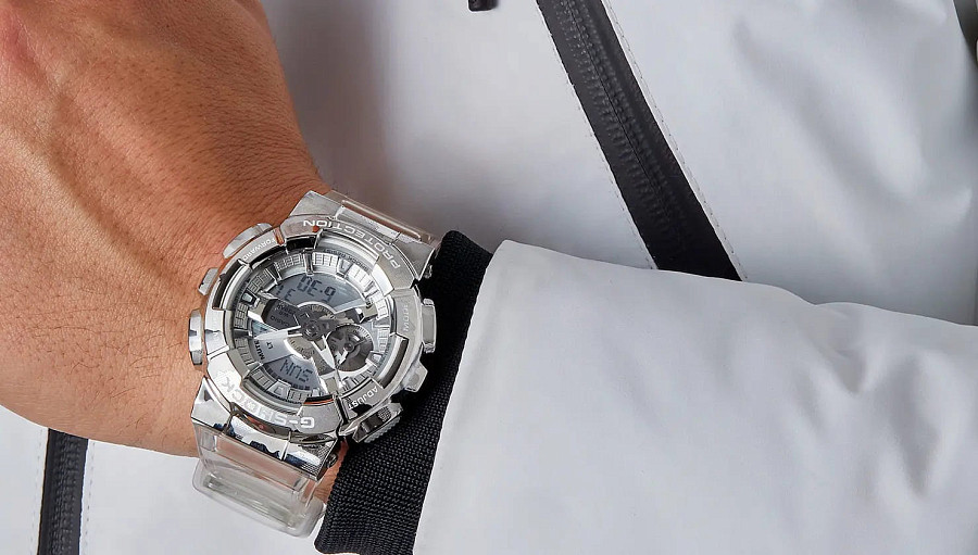 Часы Casio G-Shock GM-110SCM-1A — электронные, сталь пластик