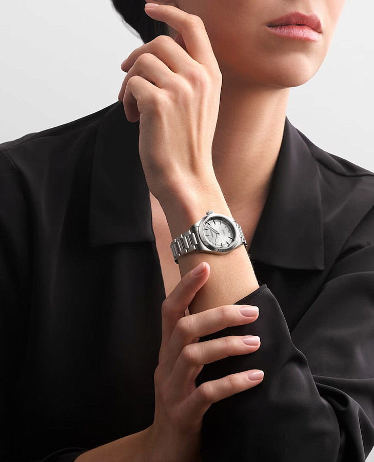 Часы Longines Conquest L3.430.4.72.6 — нержавеющая сталь, женские