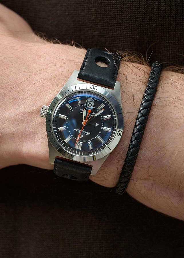 Часы Mathey-Tissot Mergulhador MRGAN — кварцевые, сталь металл