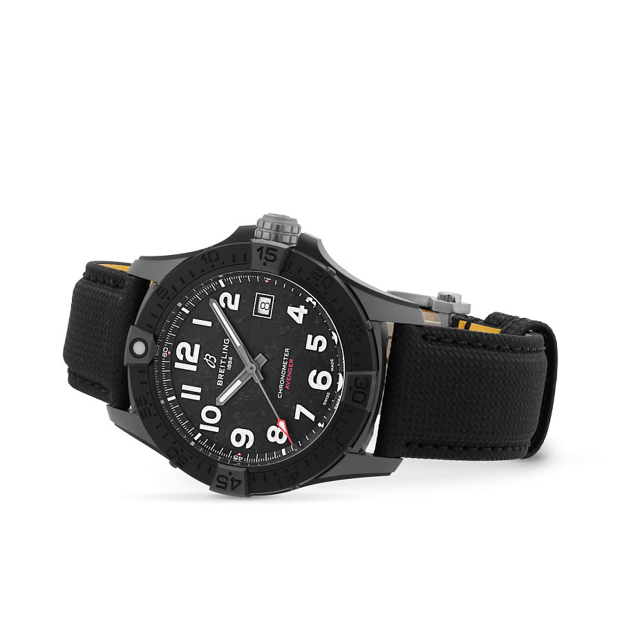 Часы Breitling Avenger Automatic 42 mm S17328101B1X1 — керамика, Швейцария