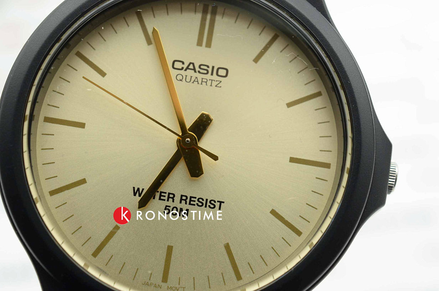 Часы Casio Collection MW-240-9E3 — пластик, Япония