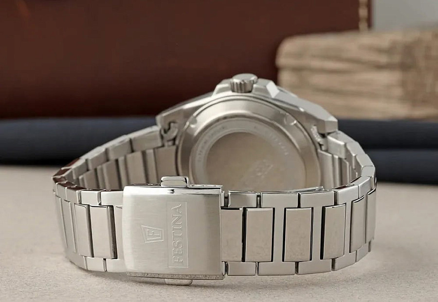Часы Festina Swiss Made F20073/1 — сталь, Испания