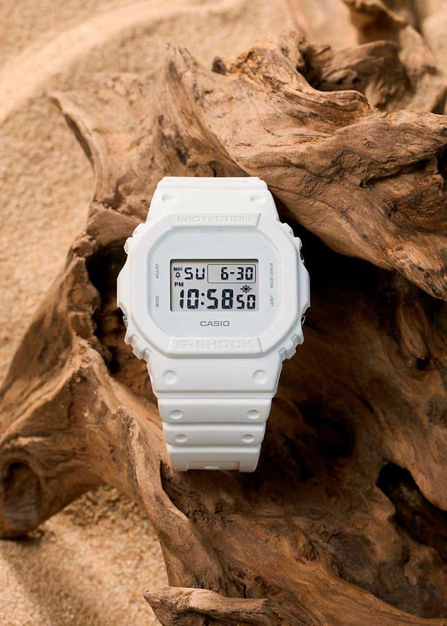 Часы Casio G-Shock DW-5600WW-7 — мужские, пластик